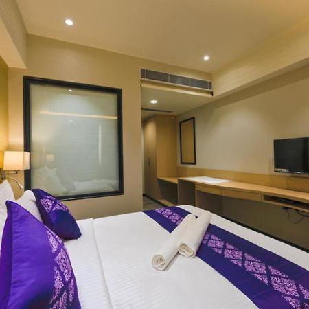 Salabatpura Purple Beds By Vits Dwarkesh, Surat酒店 外观 照片