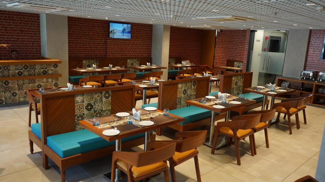 Salabatpura Purple Beds By Vits Dwarkesh, Surat酒店 外观 照片