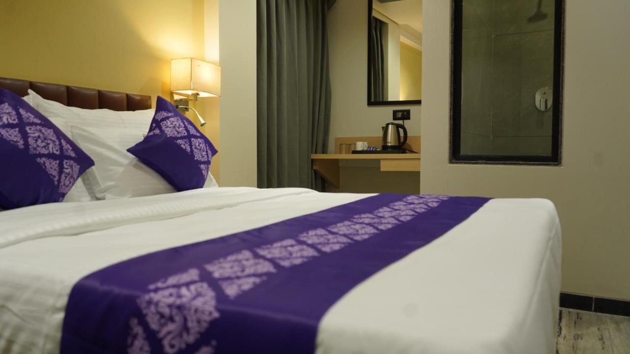 Salabatpura Purple Beds By Vits Dwarkesh, Surat酒店 外观 照片