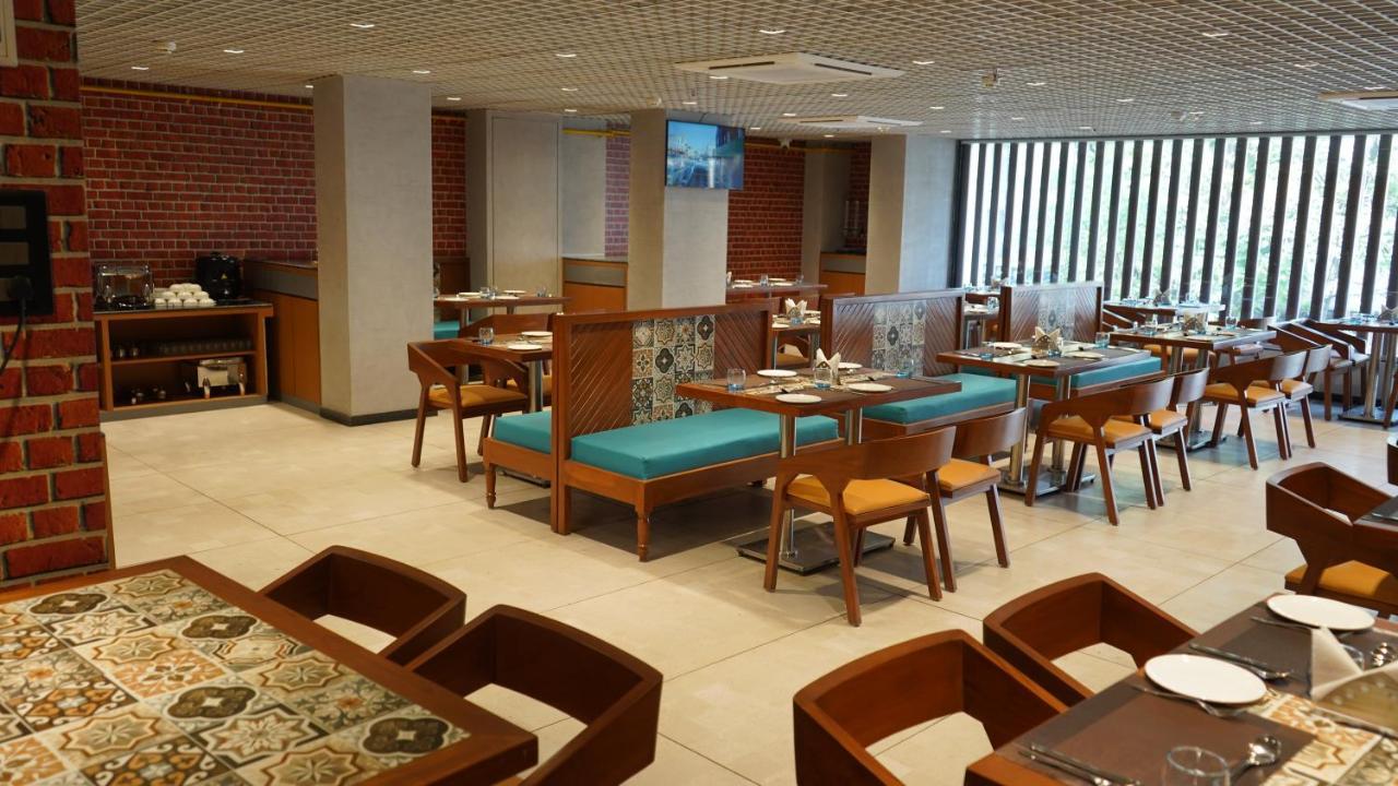Salabatpura Purple Beds By Vits Dwarkesh, Surat酒店 外观 照片