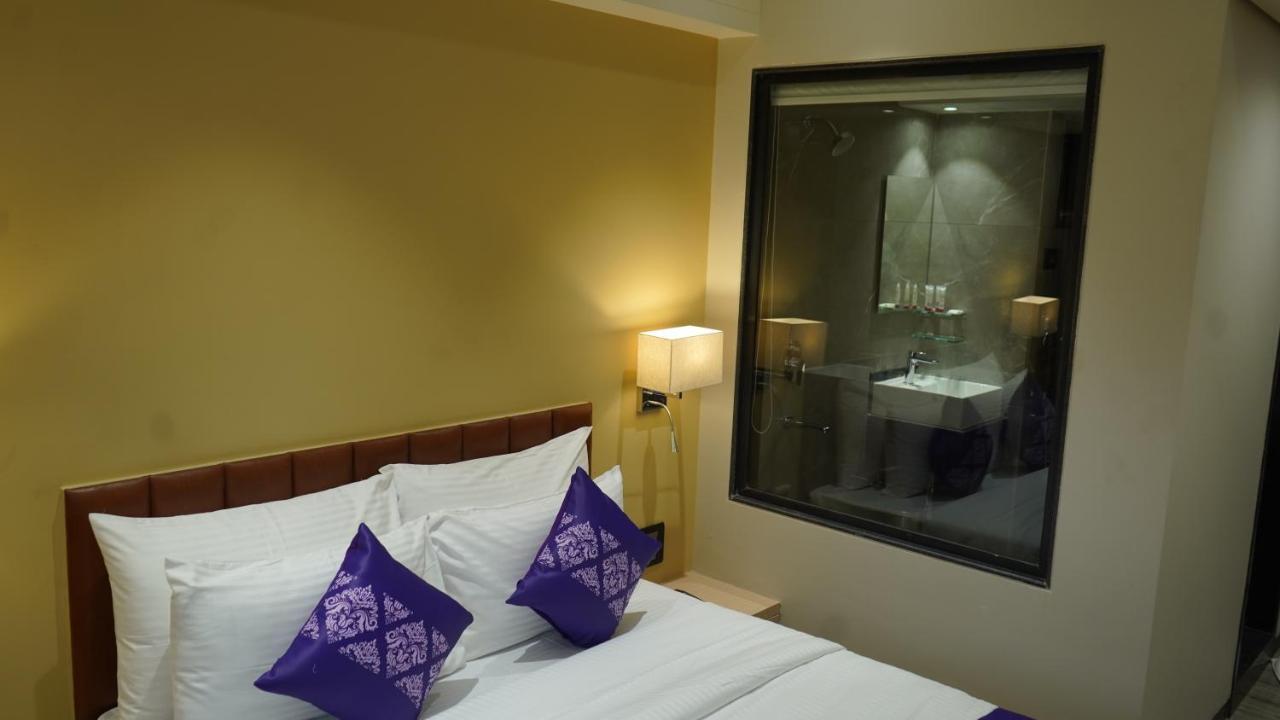 Salabatpura Purple Beds By Vits Dwarkesh, Surat酒店 外观 照片
