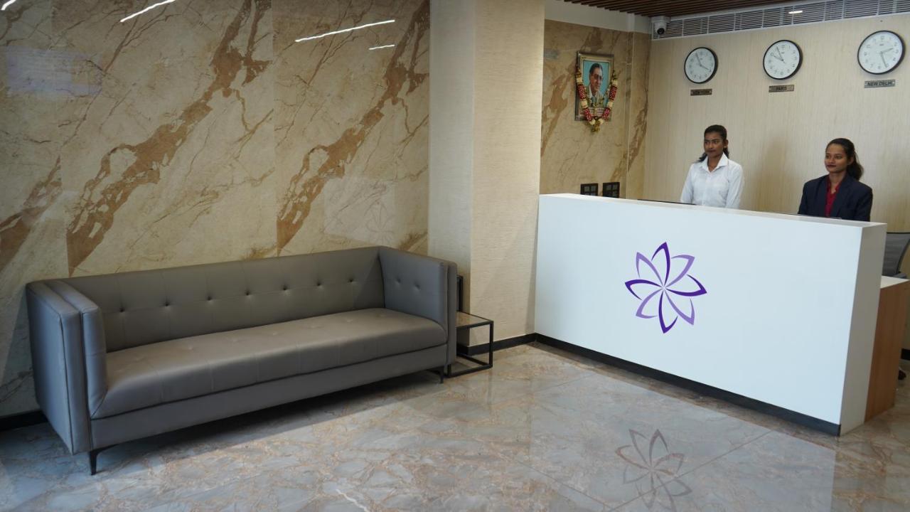Salabatpura Purple Beds By Vits Dwarkesh, Surat酒店 外观 照片
