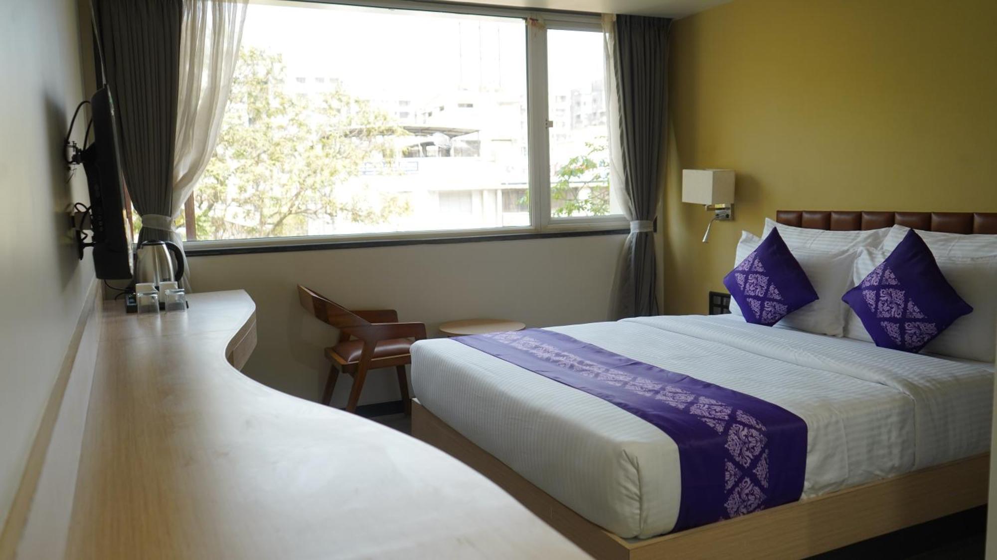 Salabatpura Purple Beds By Vits Dwarkesh, Surat酒店 外观 照片